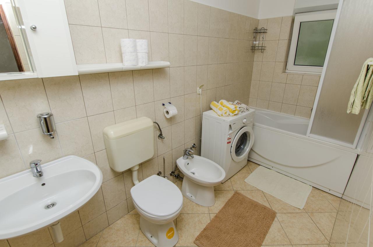 Apartment Danijela Primošten Екстериор снимка